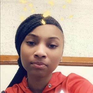 Meet your Posher, Deoniah